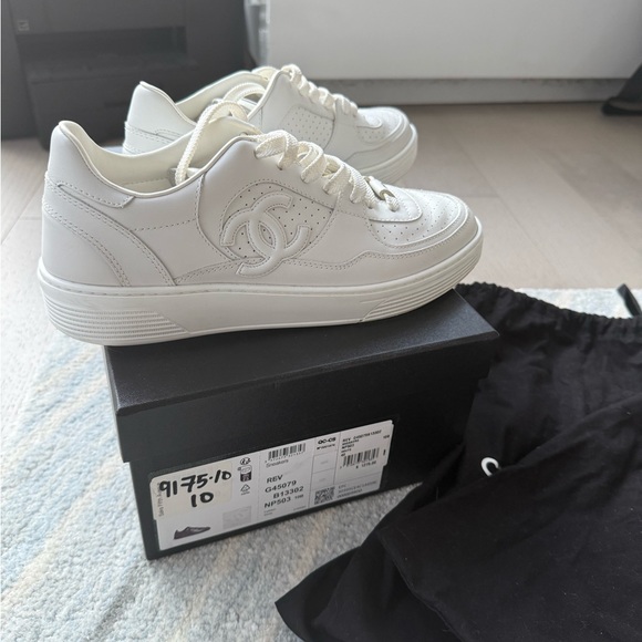CHANEL REV White Sneakers Size 40 - Picture 11 of 15